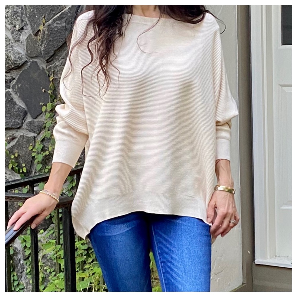 #03 Scooped neck loose fit soft gorgeous sweater - Picture 2 of 8